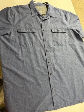 croft & barrow Men's Blue Button-Down Shirt with Chest Pockets